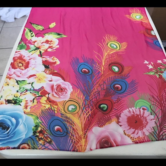 Bright pink long scarf. Peacock feathers/f… - Picture 4 of 7